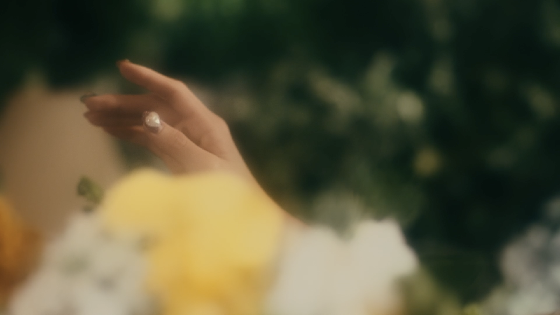 ノワール（cv.古賀葵）、シエル（cv.青山なぎさ）「Your Song」実写ショートMV from TVアニメ「SYNDUALITY Noir」